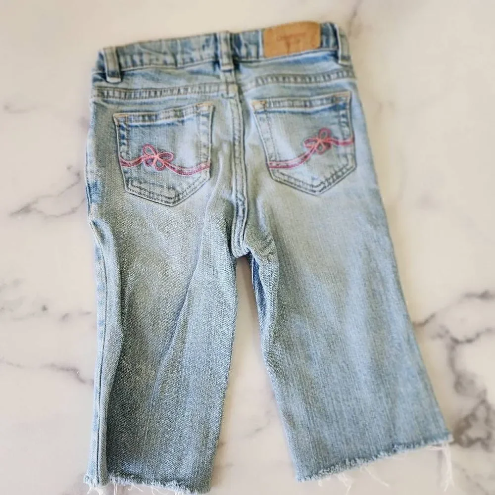OshKosh girls size 6 Capri cropped frayed hem light blue jeans